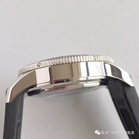 高仿百年灵机械表市场探秘 工厂批发的背后与消费警示